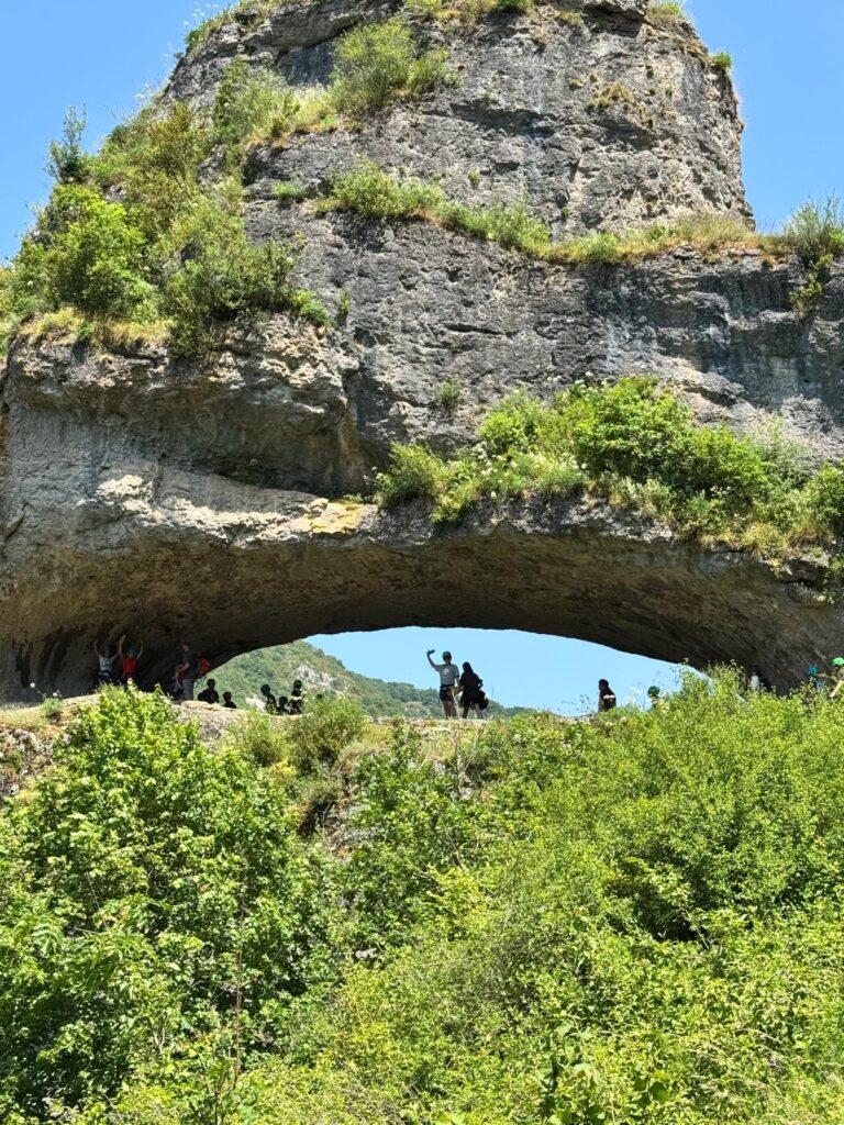 1749570389234