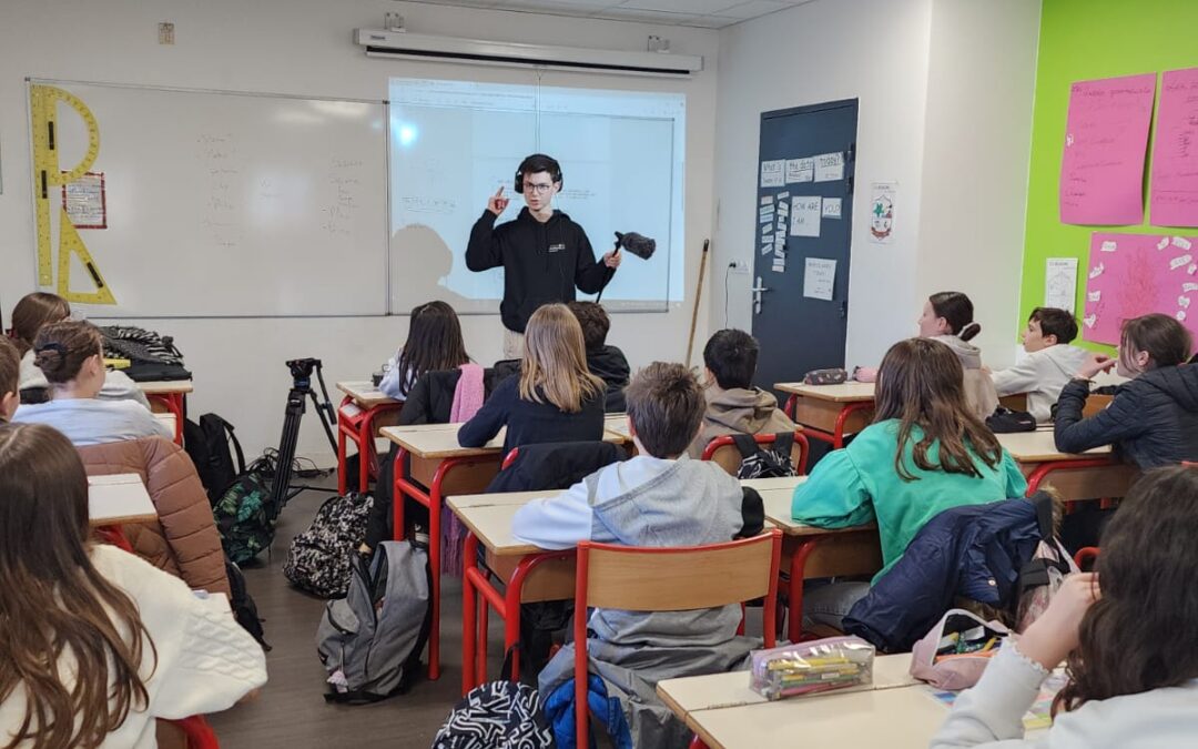 Un réalisateur vient tourner un film avec les 6ème