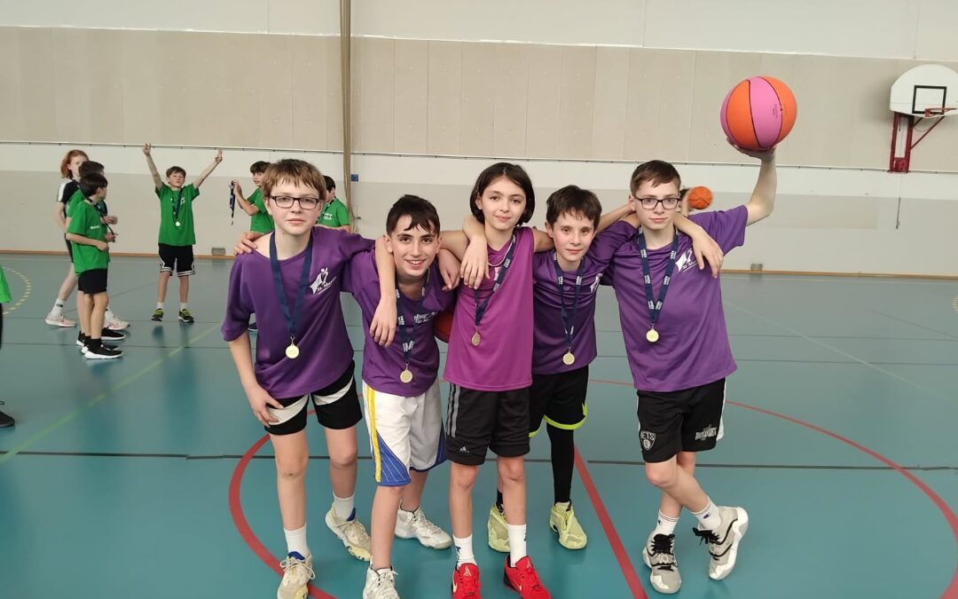 Les benjamins « champion départemental » de basket